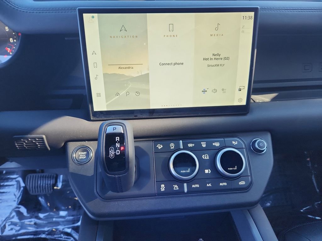 Used 2025 Land Rover Defender 110 S image 15