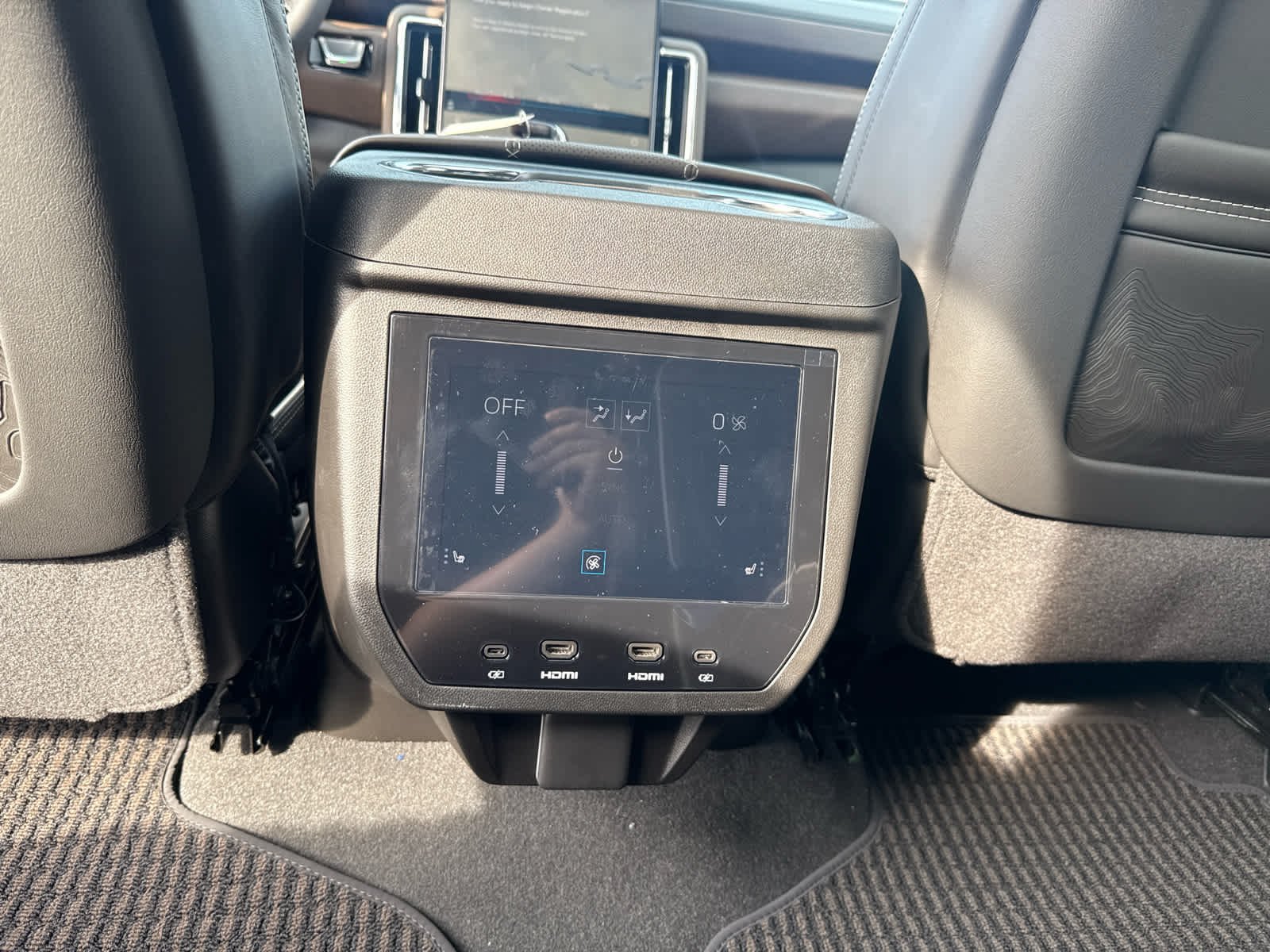 New 2026 GMC Yukon XL Denali Ultimate AWD/4WD image 25