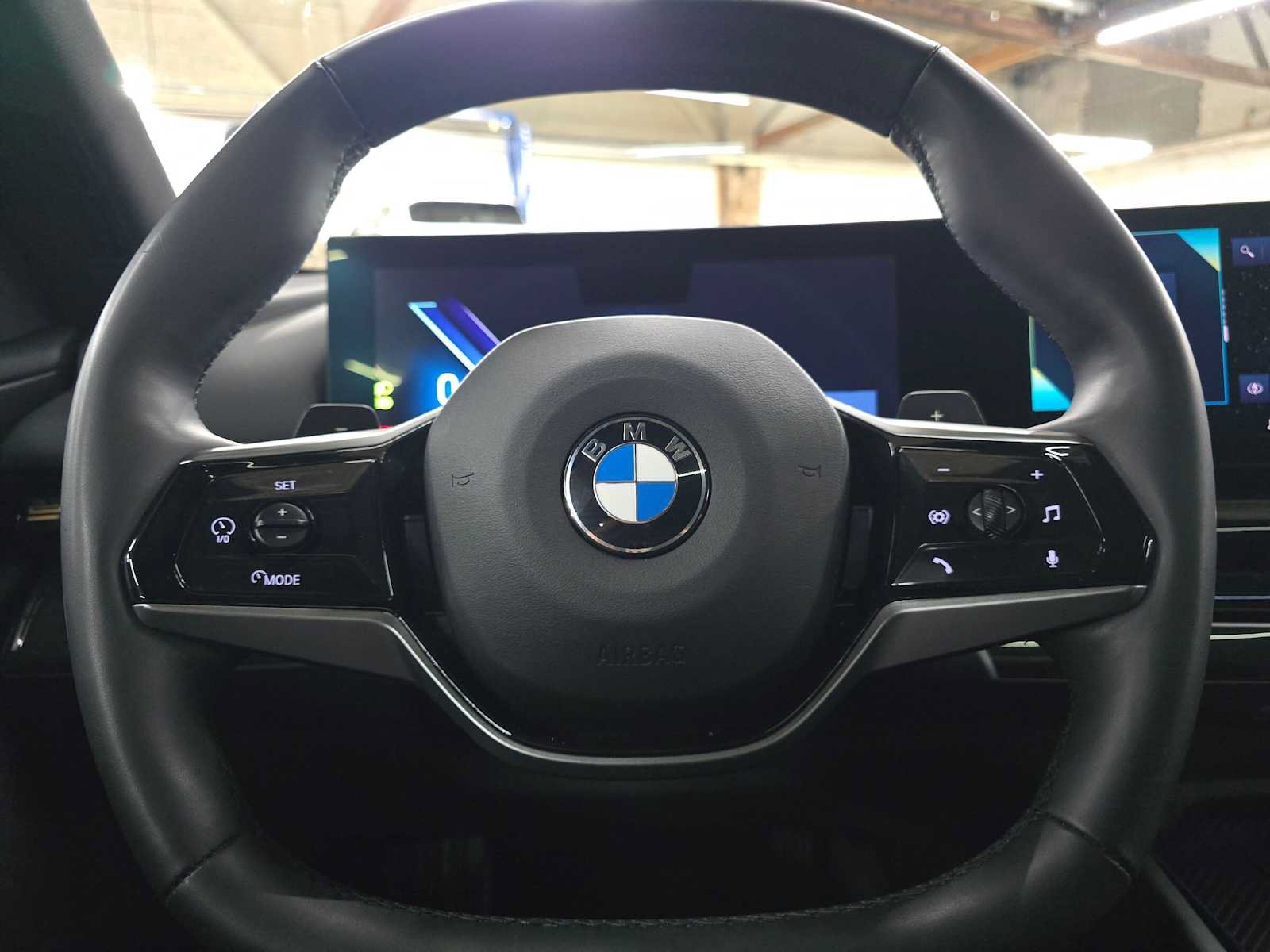 Used 2025 BMW 530i xDrive AWD/4WD image 28