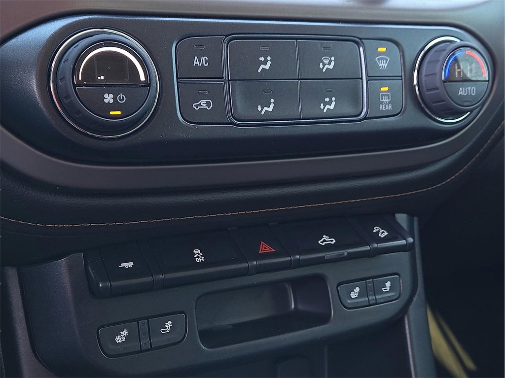 Used 2022 GMC Canyon AT4 image 13