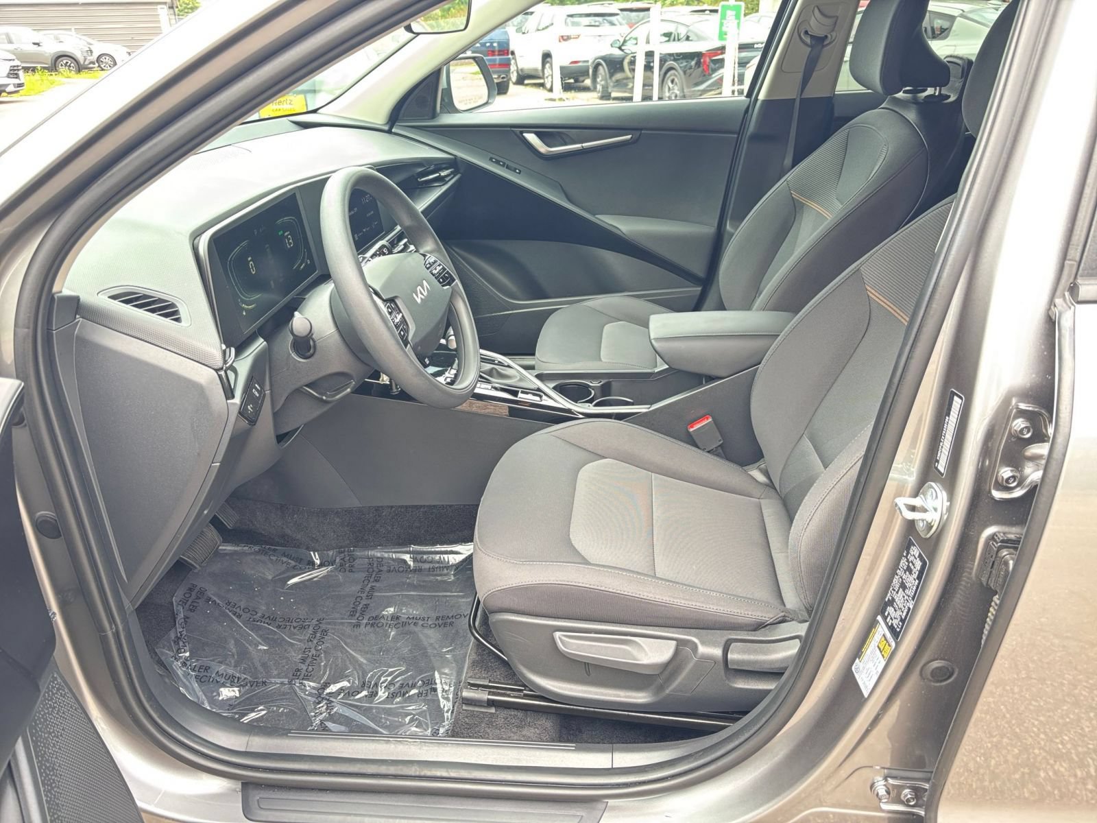 Used 2026 Kia Niro LX FWD image 23