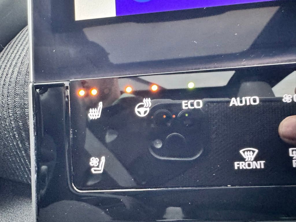 Used 2024 Subaru Solterra Touring image 31