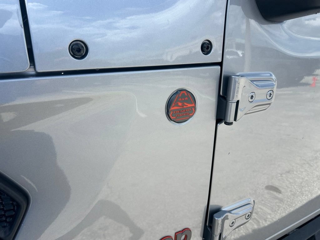 Used 2021 Jeep Gladiator Mojave w/ Dual Top Group AWD/4WD image 20
