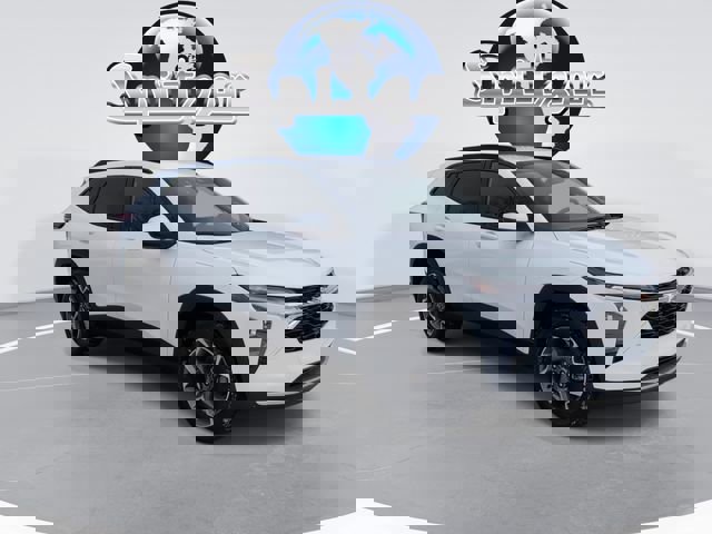 New 2026 Chevrolet Trax LT w/ Driver Confidence Package image 2