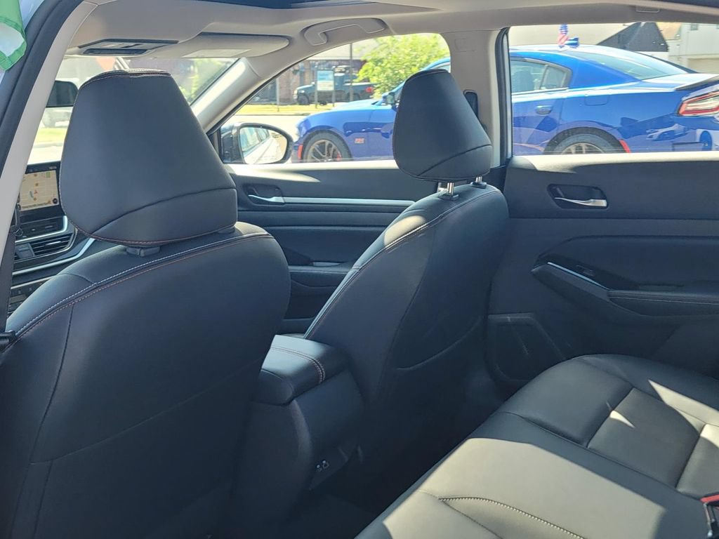Used 2024 Nissan Altima 2.5 SR w/ SR Premium Package FWD image 35