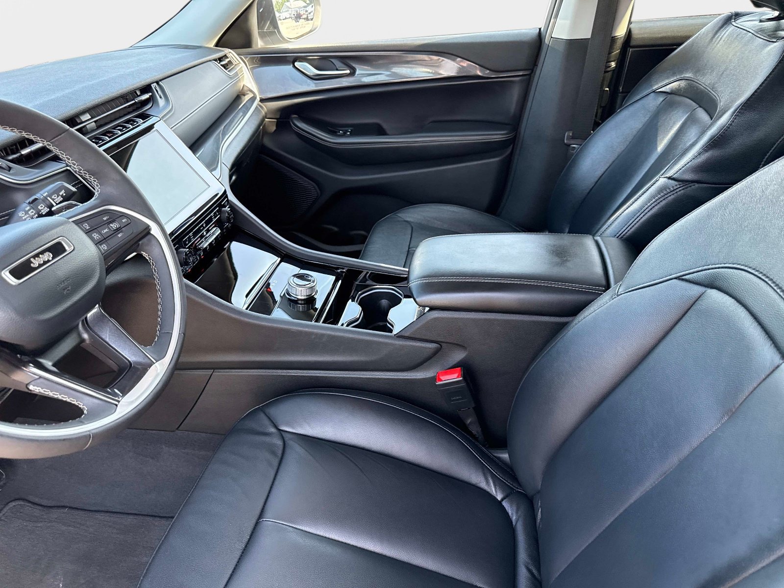 Certified 2023 Jeep Grand Cherokee L Laredo w/ Luxury Tech Group I AWD/4WD image 21