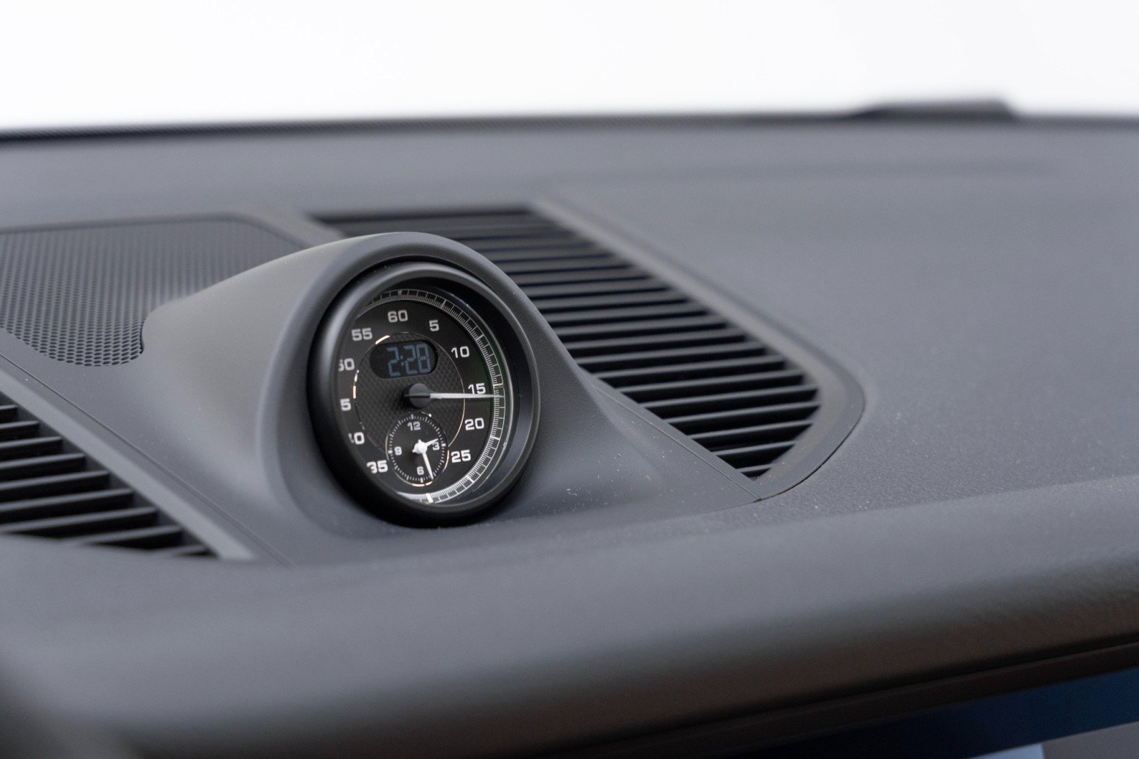 New 2025 Porsche Macan image 24