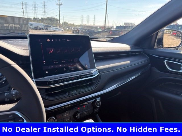 Used 2024 Jeep Compass Latitude w/ Altitude Special Edition AWD/4WD image 7