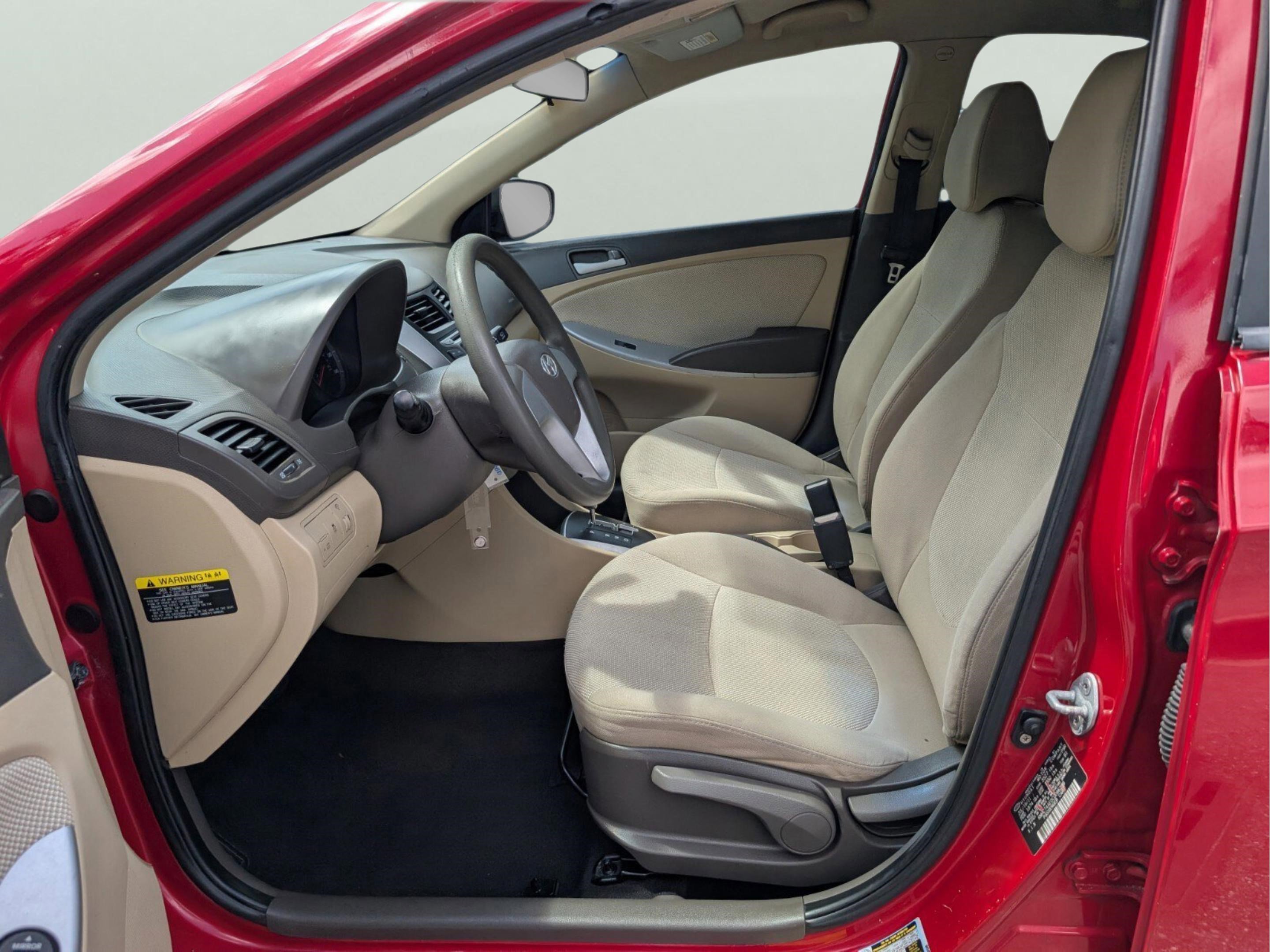 Used 2012 Hyundai Accent GLS image 29