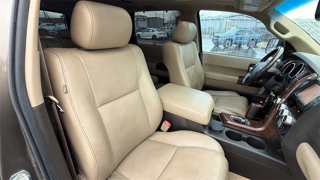 Used 2011 Toyota Sequoia Platinum image 51