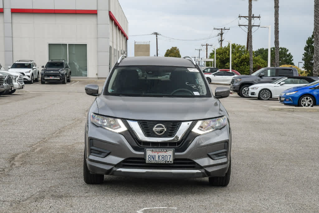 Used 2020 Nissan Rogue SV FWD image 2