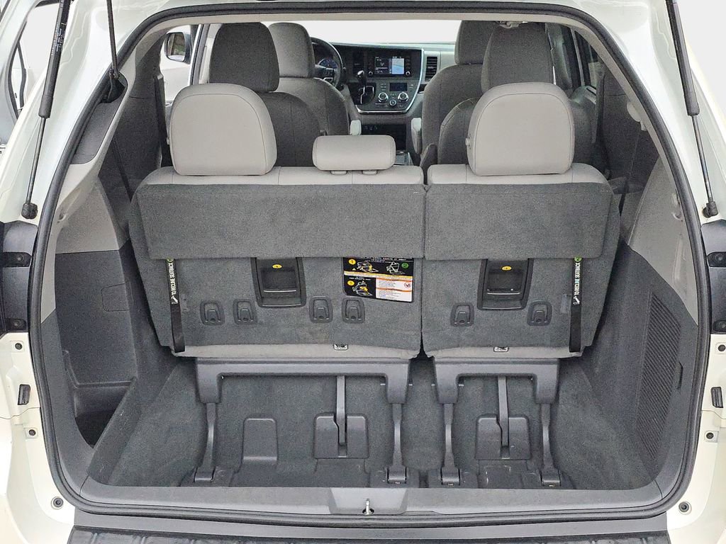Used 2019 Toyota Sienna XLE w/ XLE Navigation Package image 14