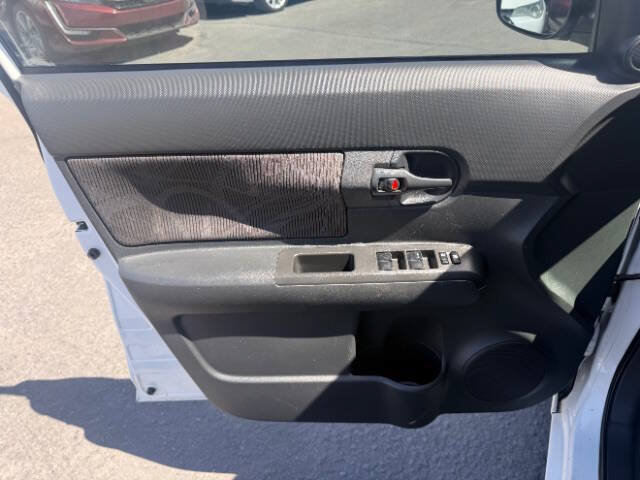 Used 2014 Scion xB FWD image 9