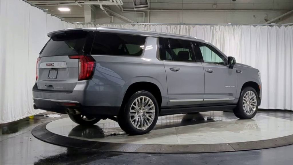 Used 2023 GMC Yukon XL Denali w/ Max Trailering Package image 10