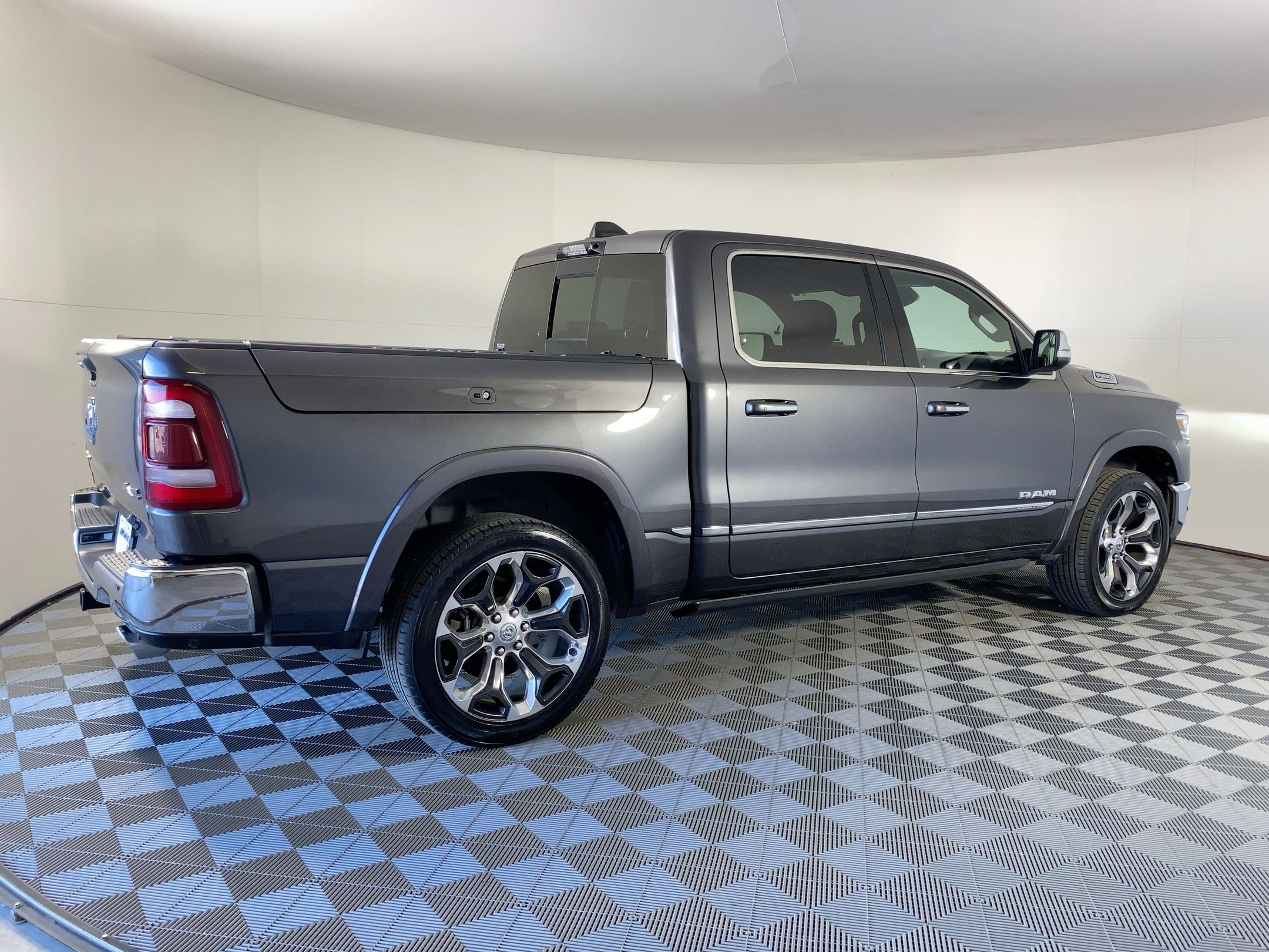 Used 2022 RAM 1500 Limited image 7