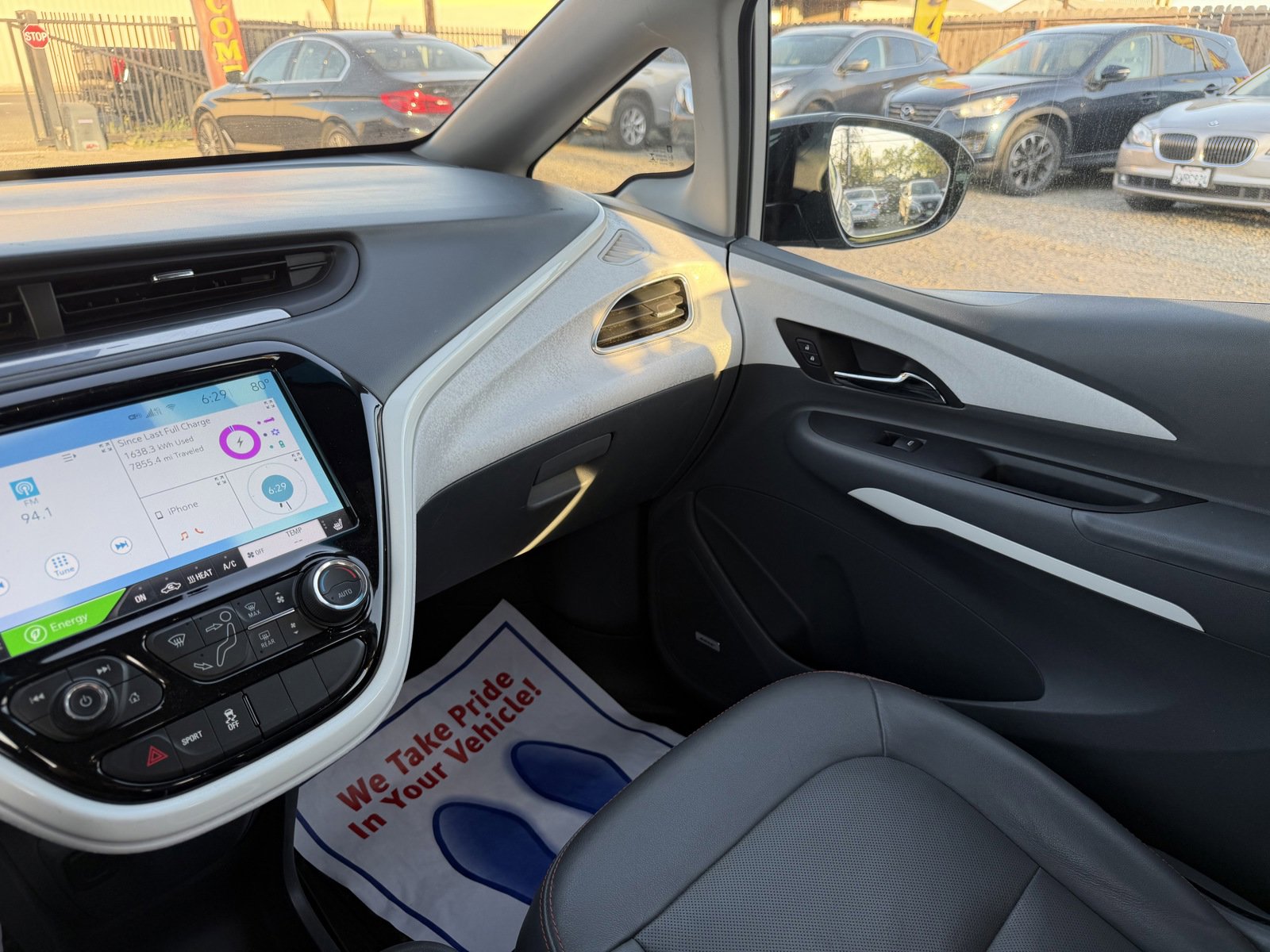 Used 2019 Chevrolet Bolt Premier w/ Infotainment Package image 16