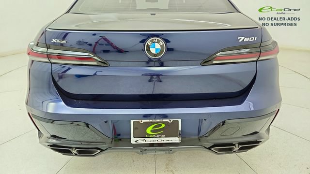 Used 2023 BMW 760i xDrive AWD/4WD image 11