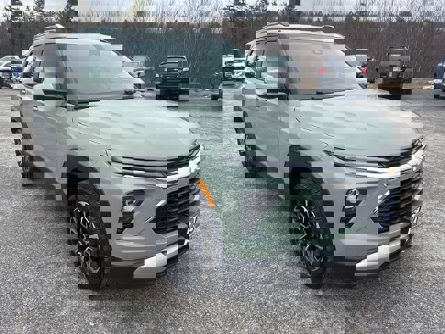 Used 2025 Chevrolet TrailBlazer LT w/ LT Cold Weather Package image 8