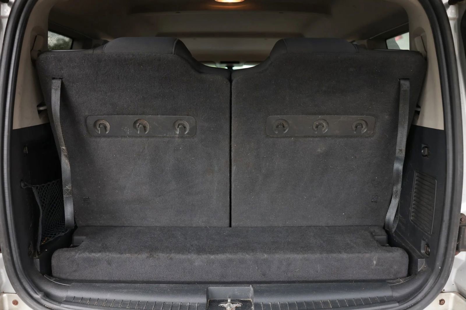 Used 2010 Jeep Commander Sport image 26