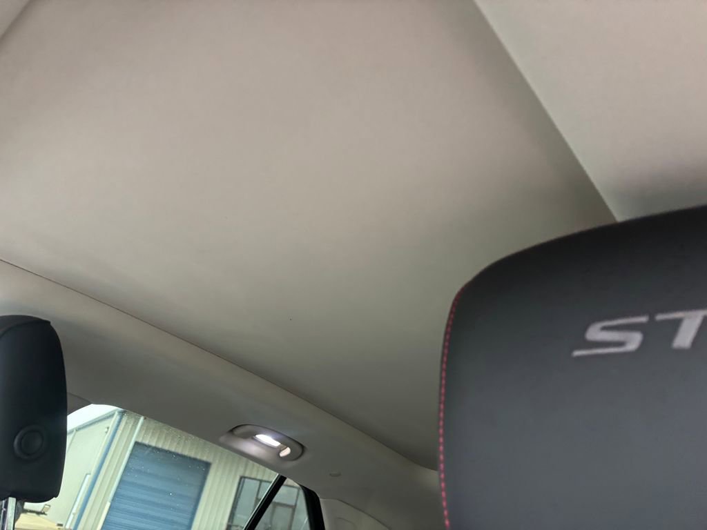 Certified 2023 Buick Envision Essence w/ Sport Touring Package image 16