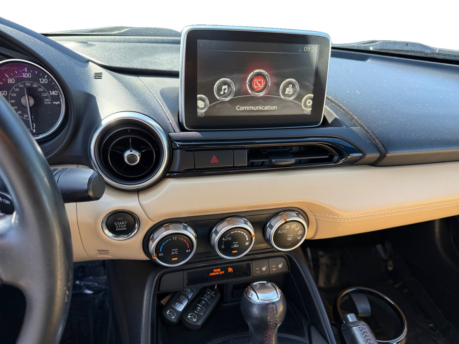 Used 2016 MAZDA MX-5 Miata Grand Touring RWD image 12