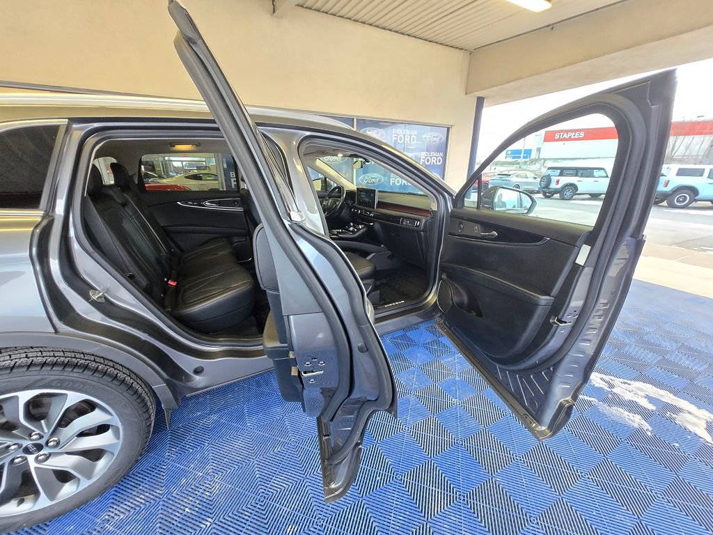 Used 2022 Lincoln Nautilus Reserve w/ Equipment Group 201A image 32