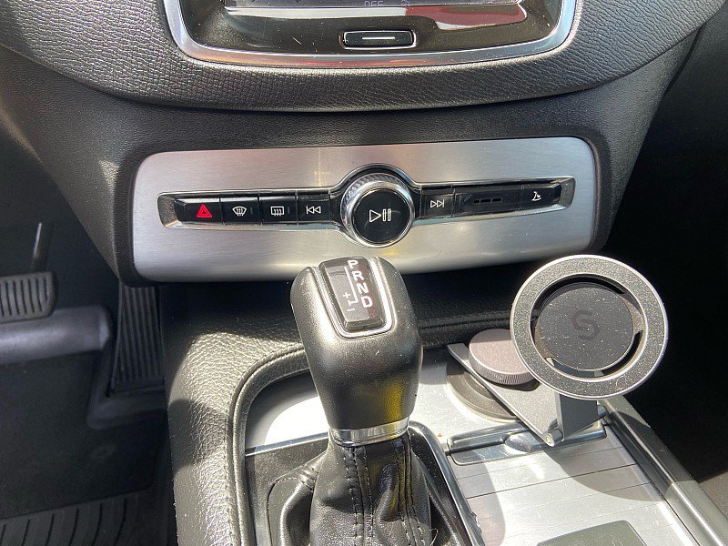Used 2018 Volvo XC90 T5 Momentum w/ Convenience Package AWD/4WD image 16