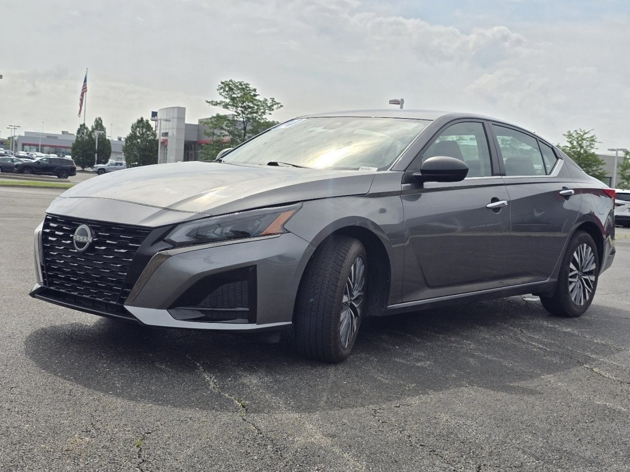 Used 2024 Nissan Altima 2.5 SV AWD/4WD image 9