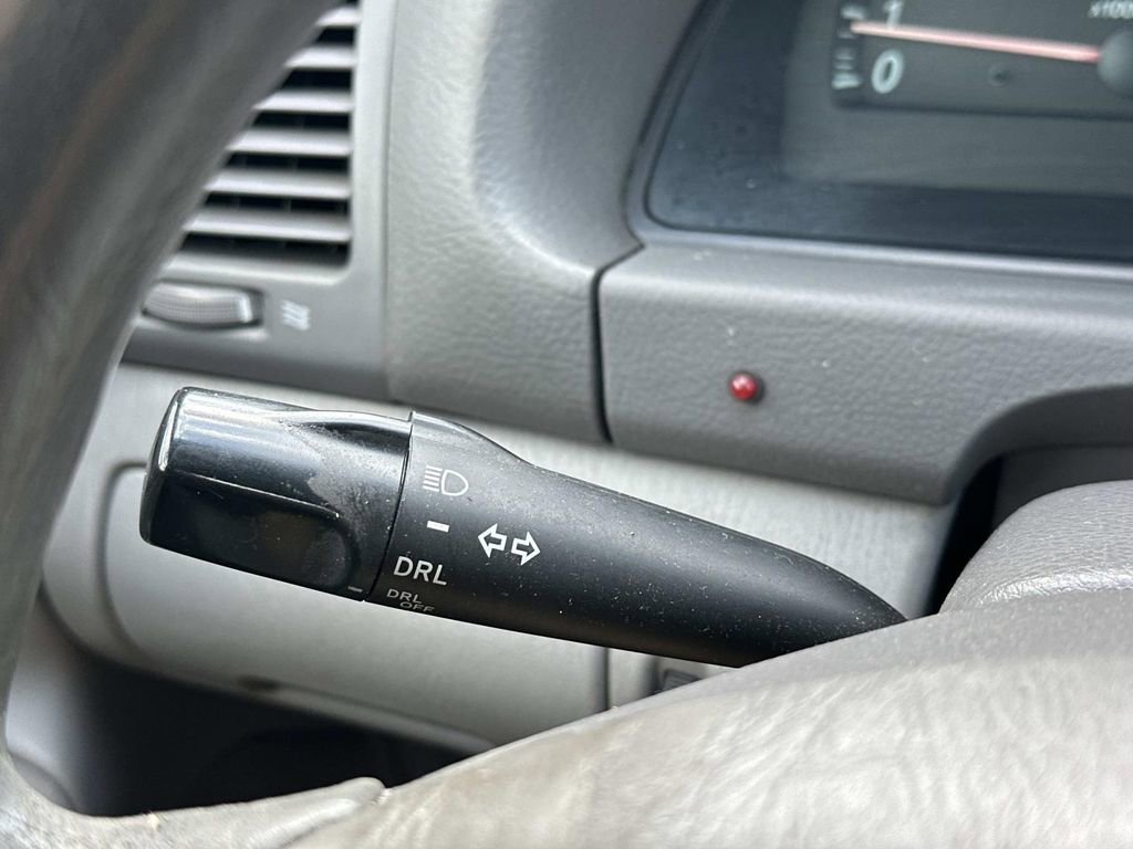 Used 2004 Toyota Camry LE FWD image 21