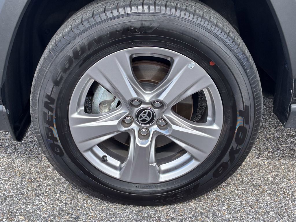 Used 2025 Toyota RAV4 XLE w/ Weather Package image 15