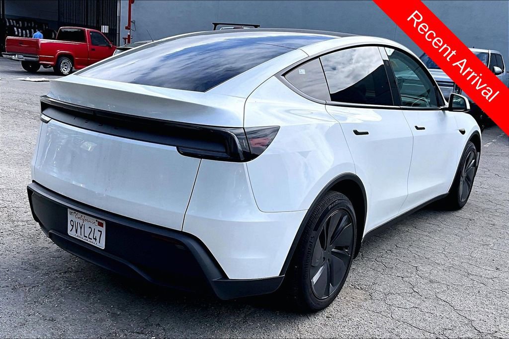 Used 2026 Tesla Model Y 2WD image 4