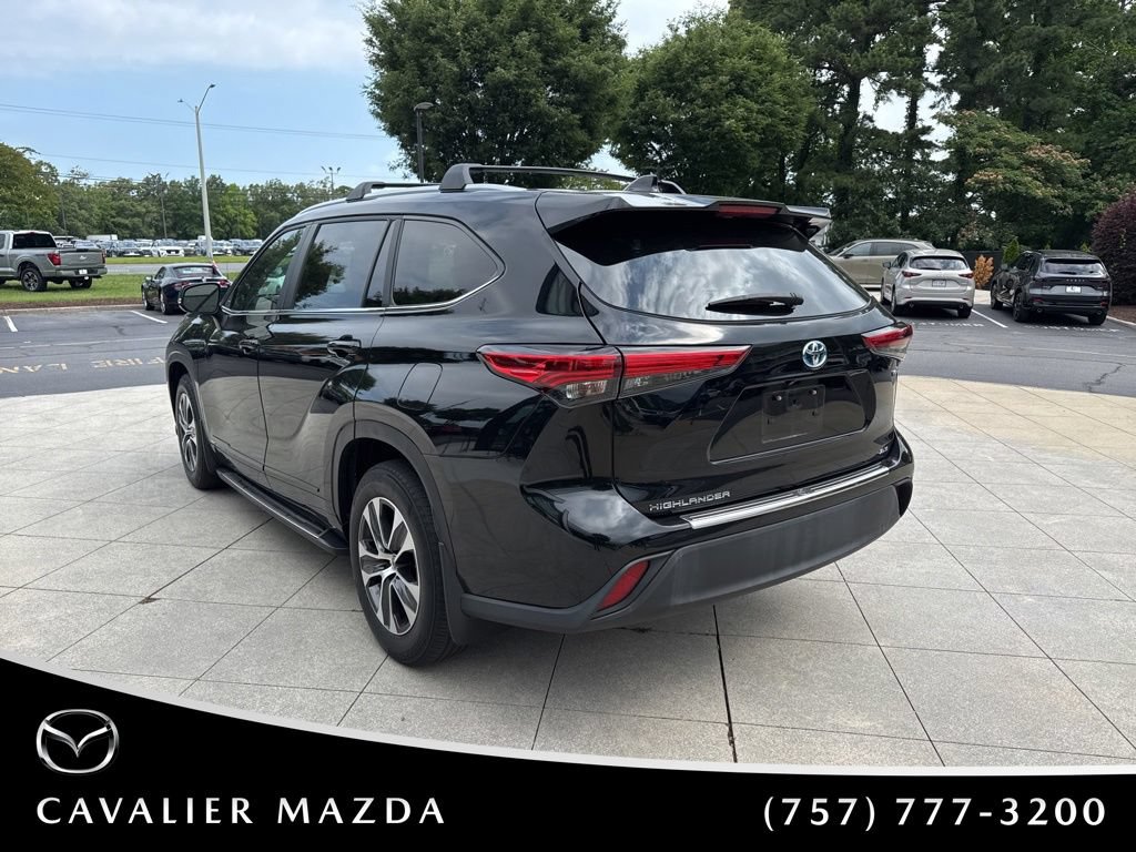 Used 2023 Toyota Highlander XLE AWD/4WD image 7