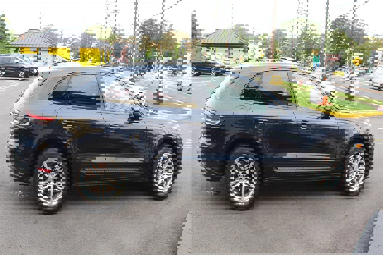 Used 2022 Porsche Macan image 24