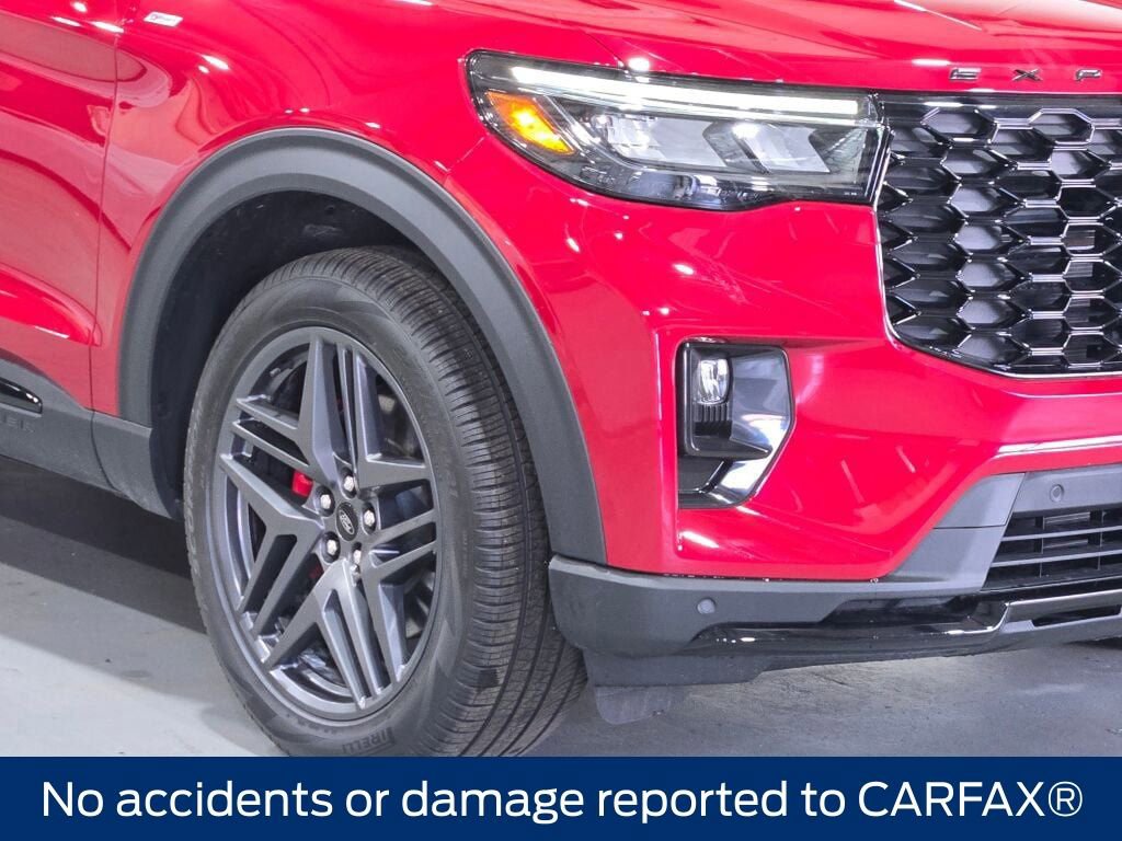 Used 2025 Ford Explorer ST-Line w/ Premium Package image 3