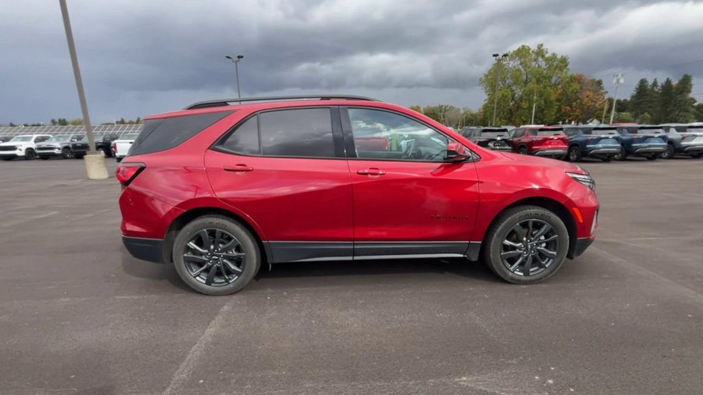 Used 2023 Chevrolet Equinox RS AWD/4WD image 9