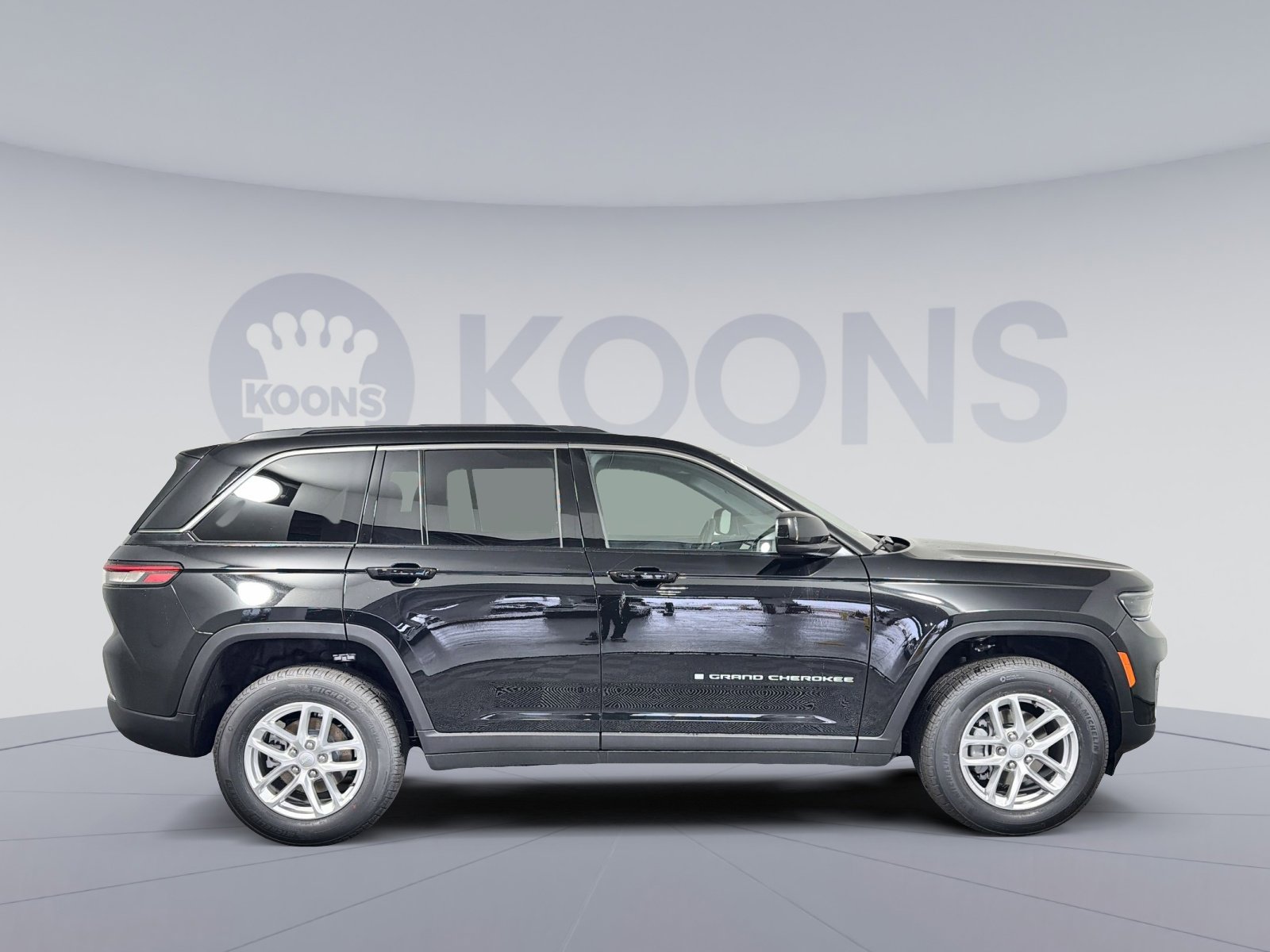 New 2025 Jeep Grand Cherokee Laredo X w/ Luxury Tech Group I image 8