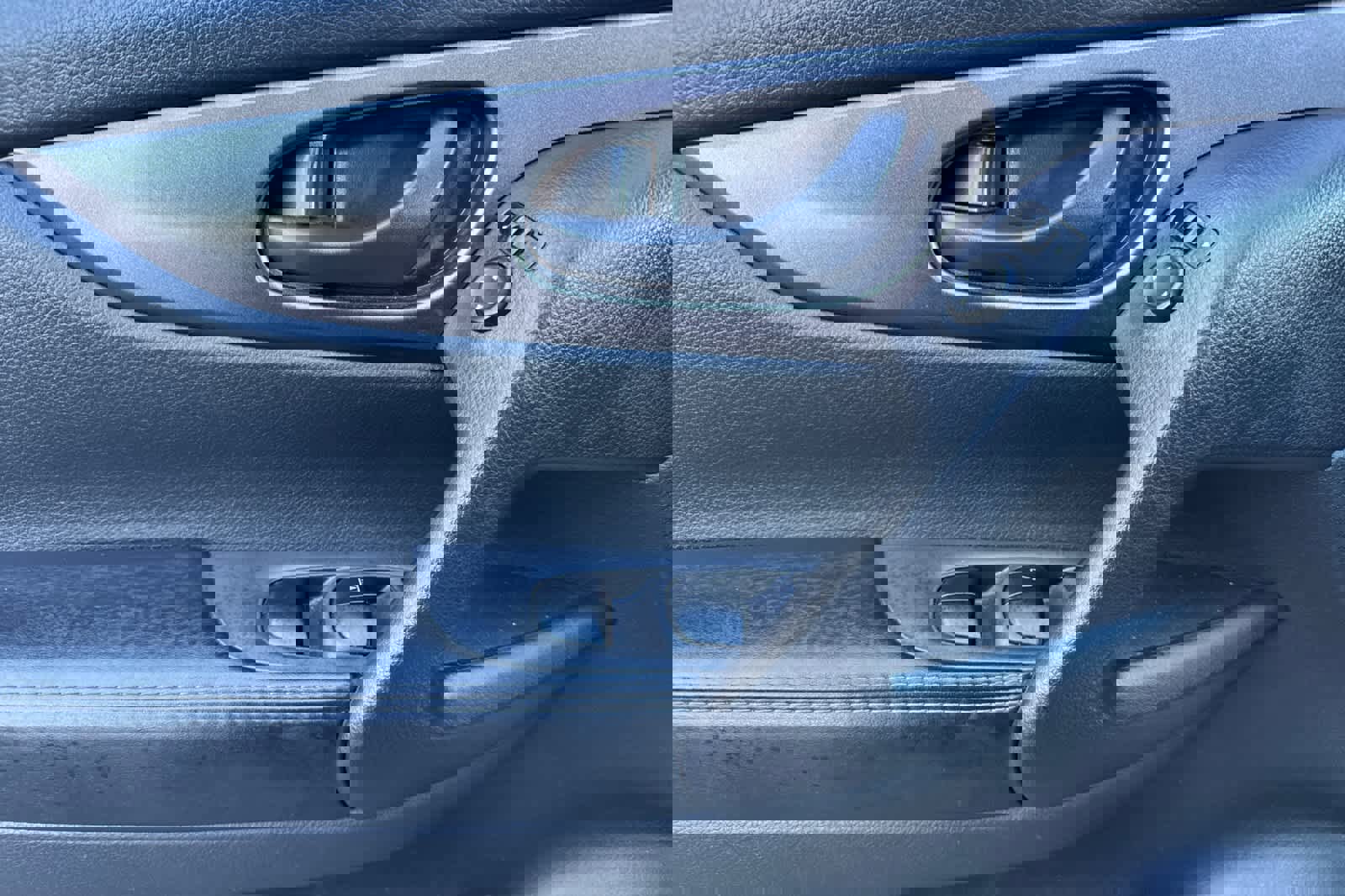 Used 2019 Nissan Rogue Sport S w/ Appearance Package image 12