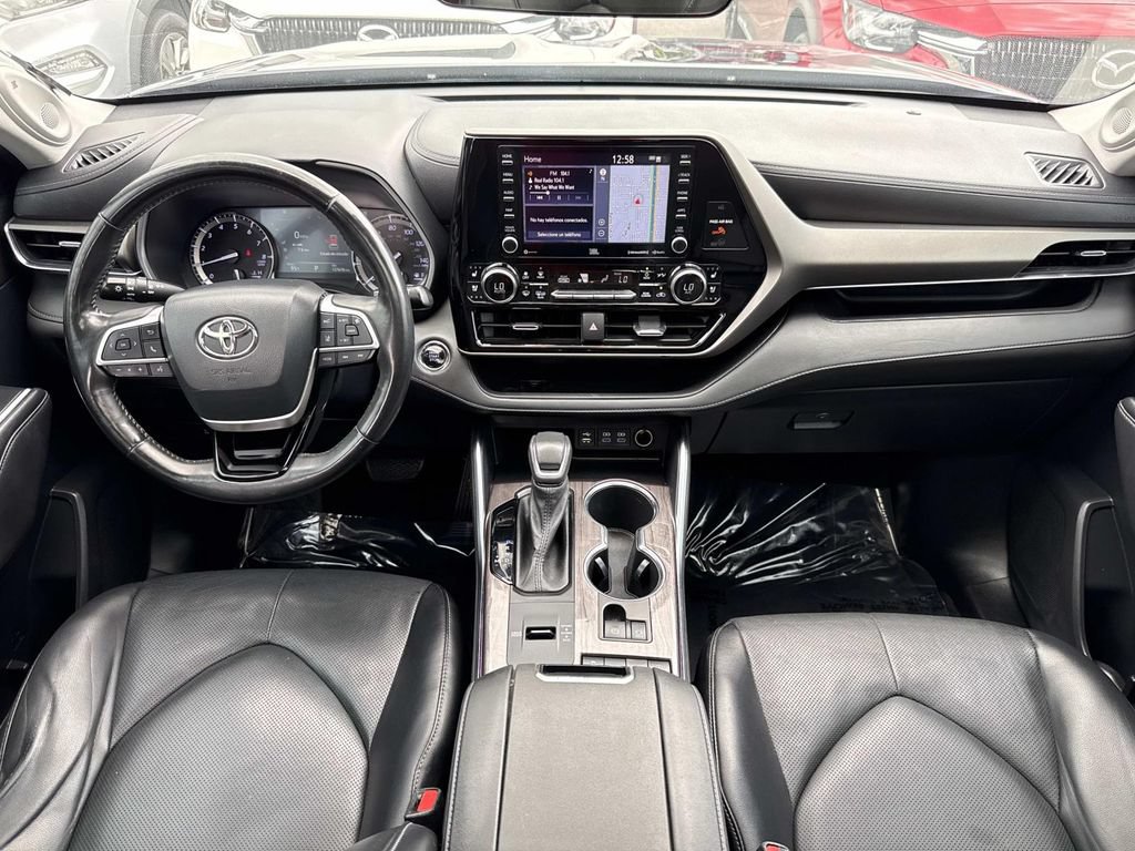 Used 2022 Toyota Highlander Limited FWD image 17