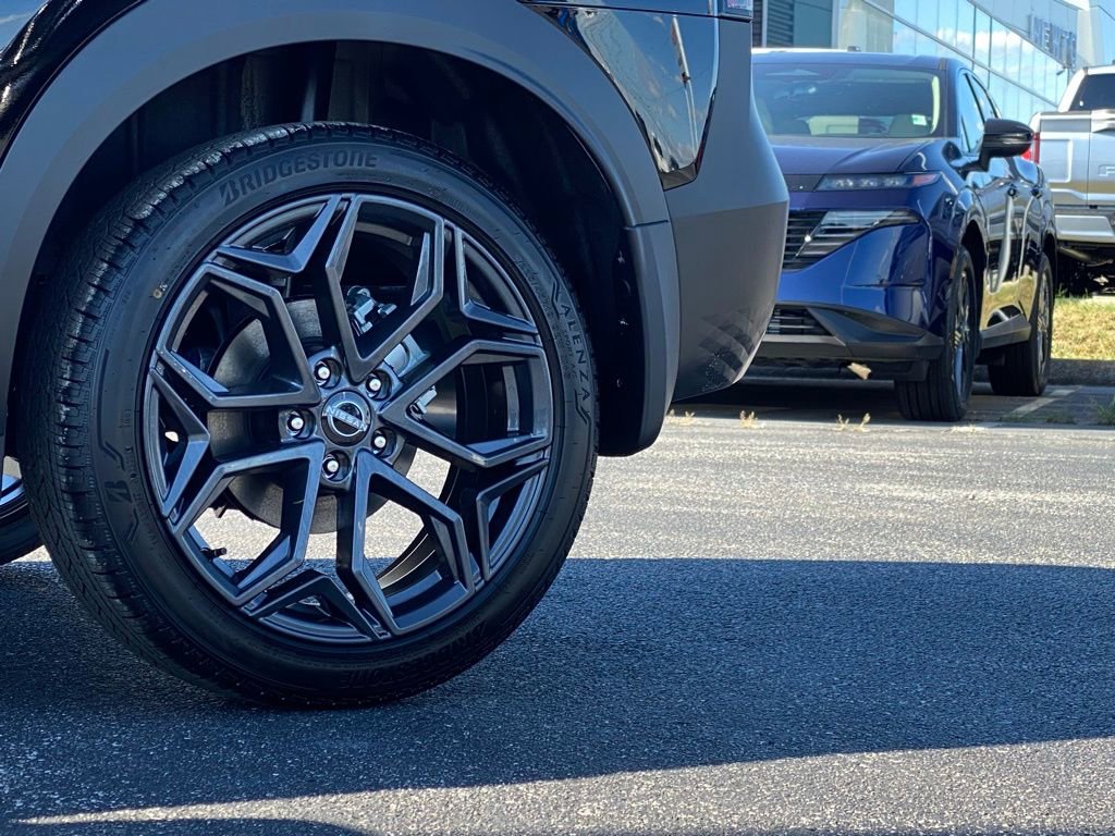 New 2025 Nissan Kicks SR image 33