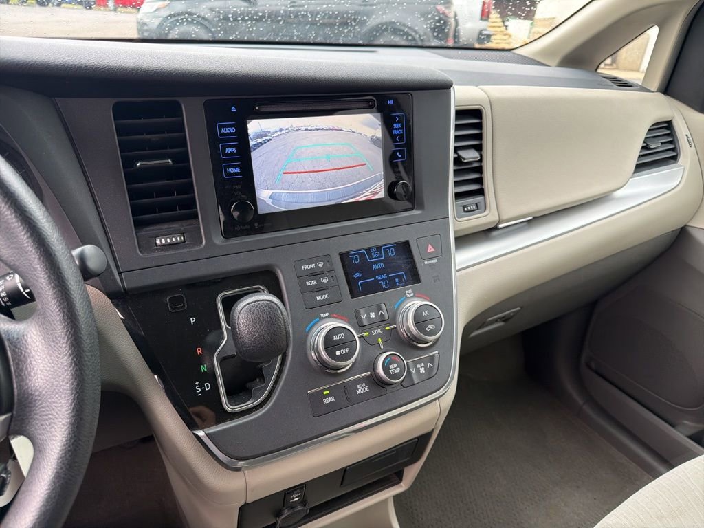 Used 2015 Toyota Sienna LE image 14