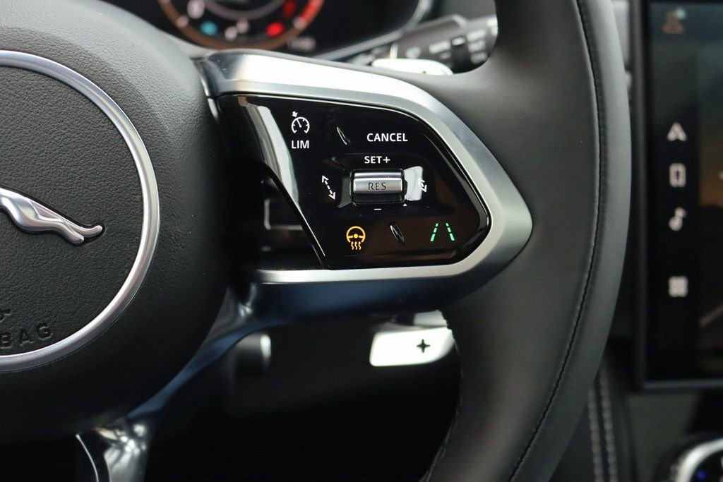 Used 2026 Jaguar F-PACE R-Dynamic S image 18