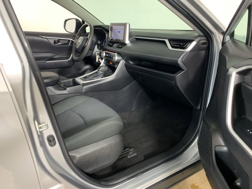 Used 2024 Toyota RAV4 LE image 37