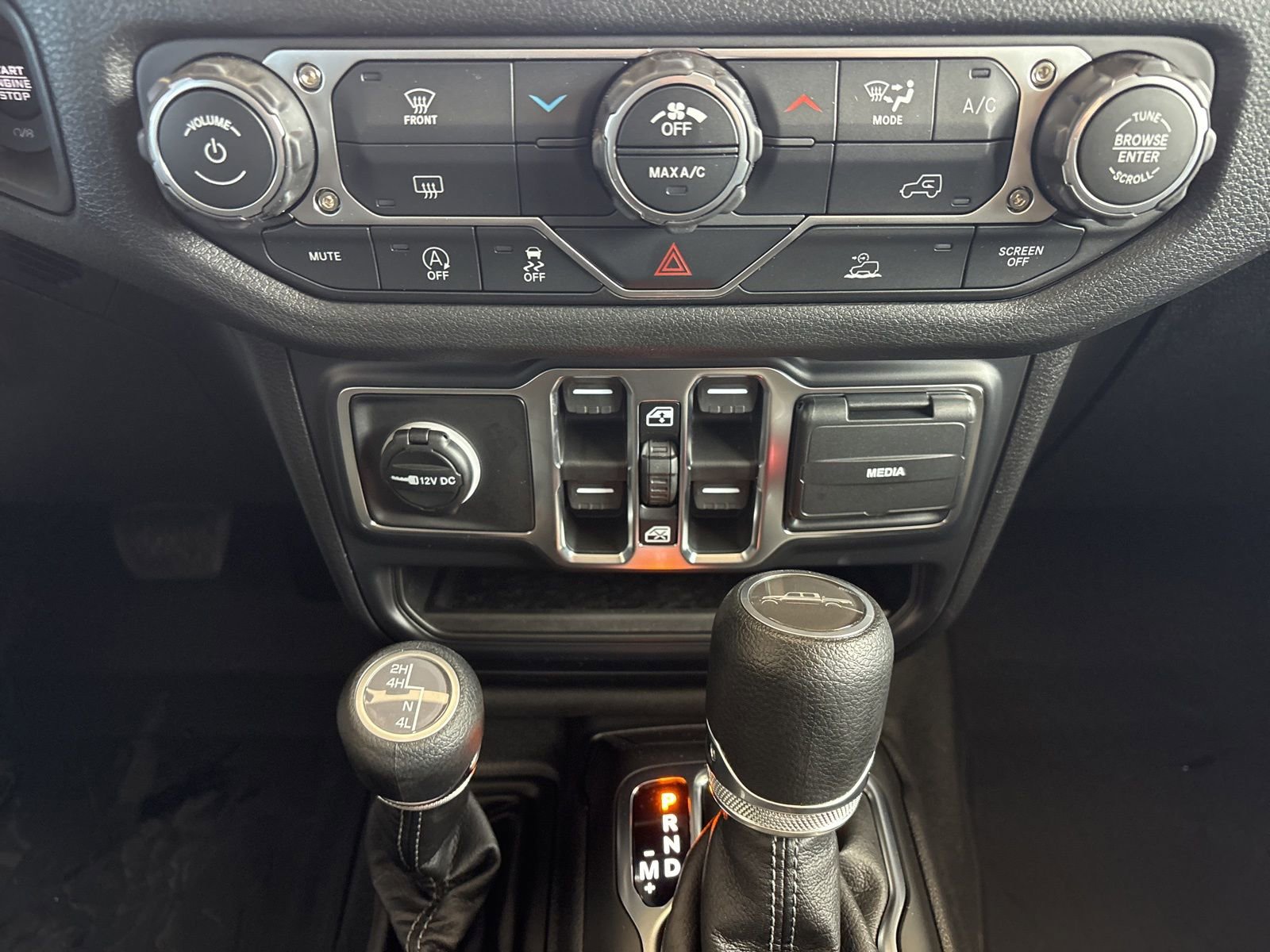 New 2026 Jeep Gladiator Sport image 28