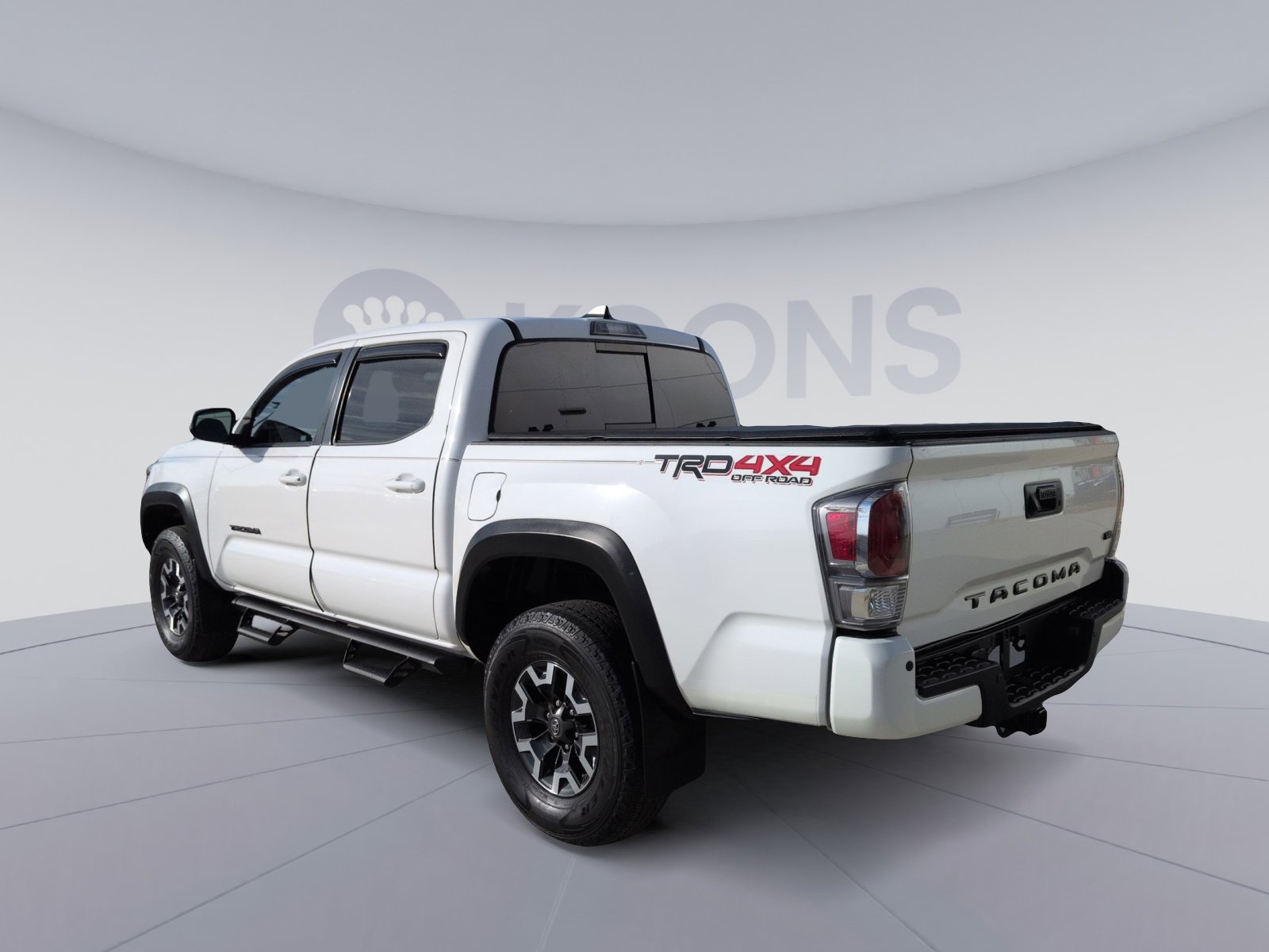 Used 2020 Toyota Tacoma TRD Off-Road w/ Technology Package image 4