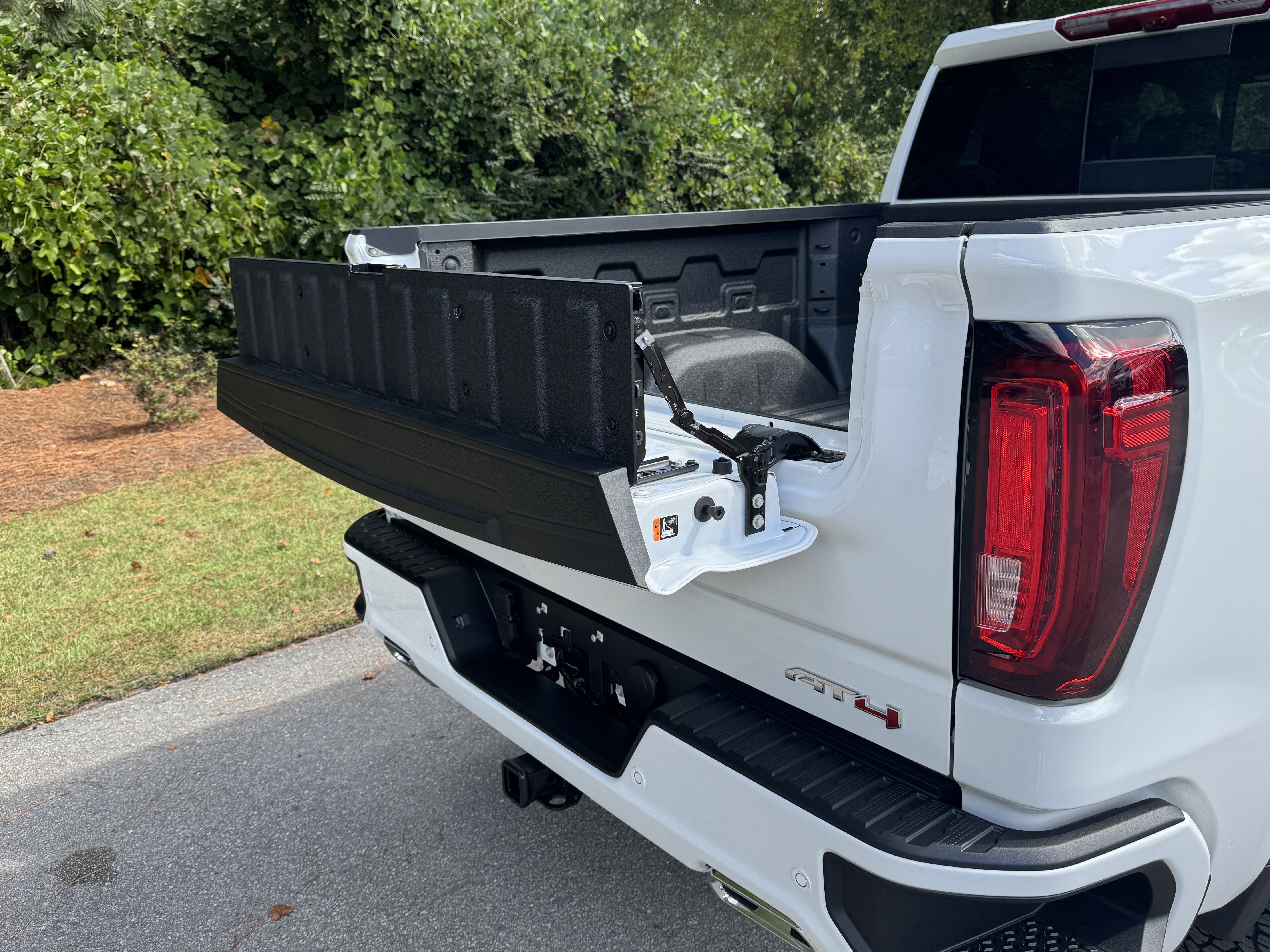 New 2026 GMC Sierra 1500 AT4 w/ Technology Package image 8