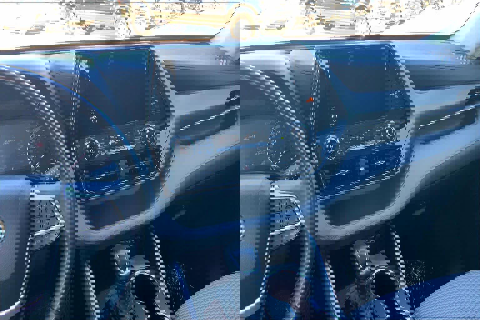 Used 2023 Toyota Highlander LE image 6