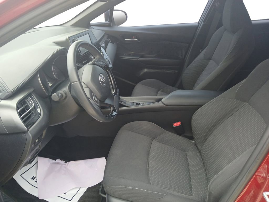 Used 2018 Toyota C-HR XLE FWD image 15