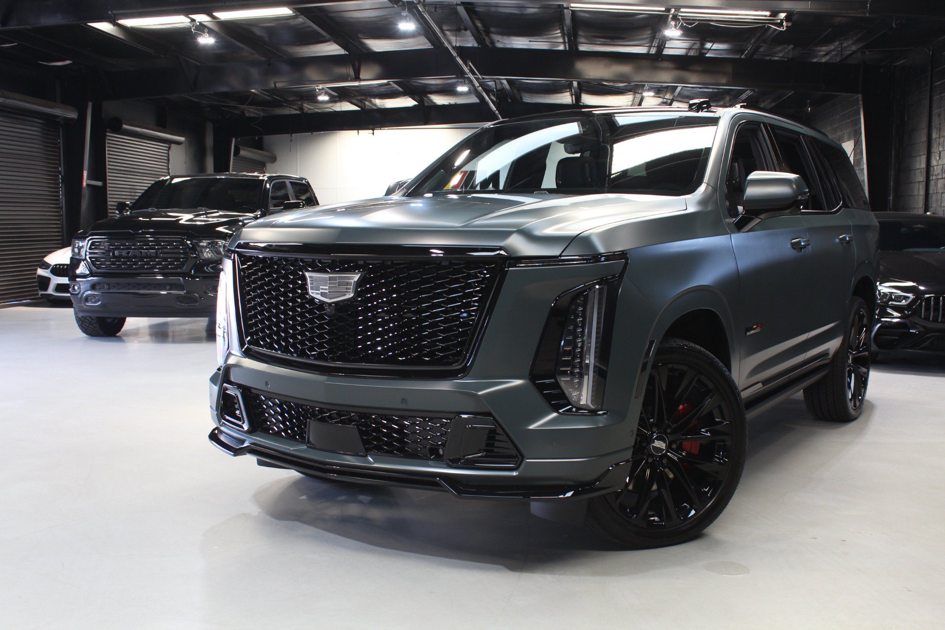 Used 2026 Cadillac Escalade V w/ LPO, ONYX Package AWD/4WD image 8
