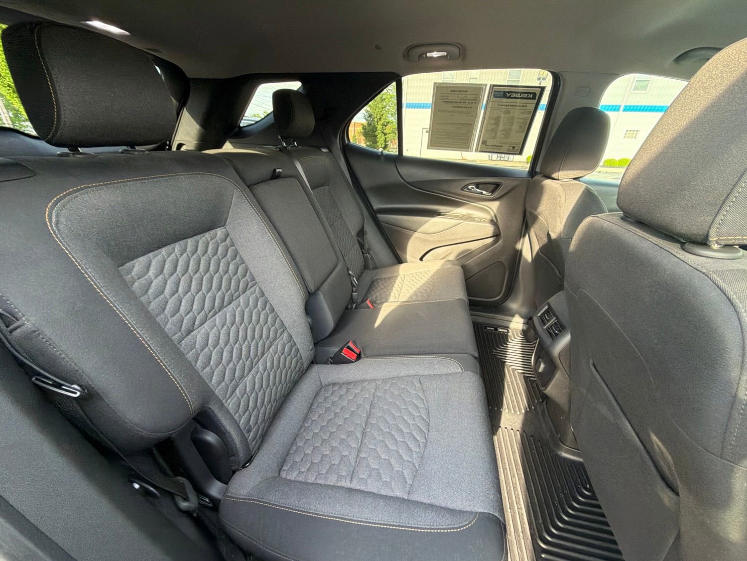 Used 2018 Chevrolet Equinox LT FWD image 24