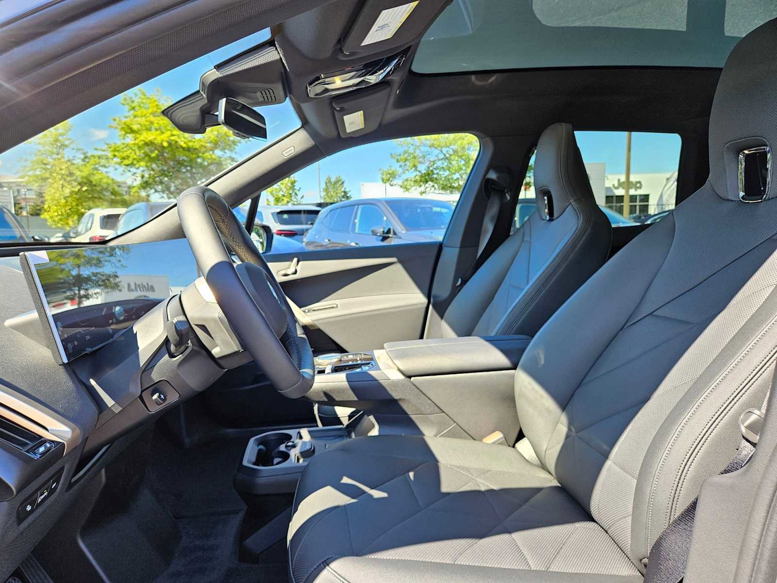 Used 2025 BMW iX xDrive50 image 21